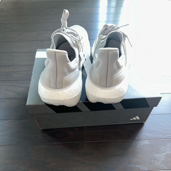 Adidas Ultraboost Light - Picture 5 of 7